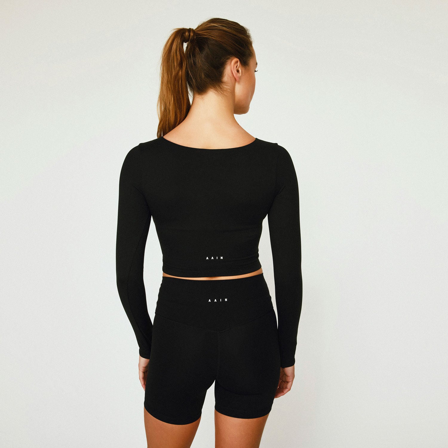 SANDRA BLACK TOP