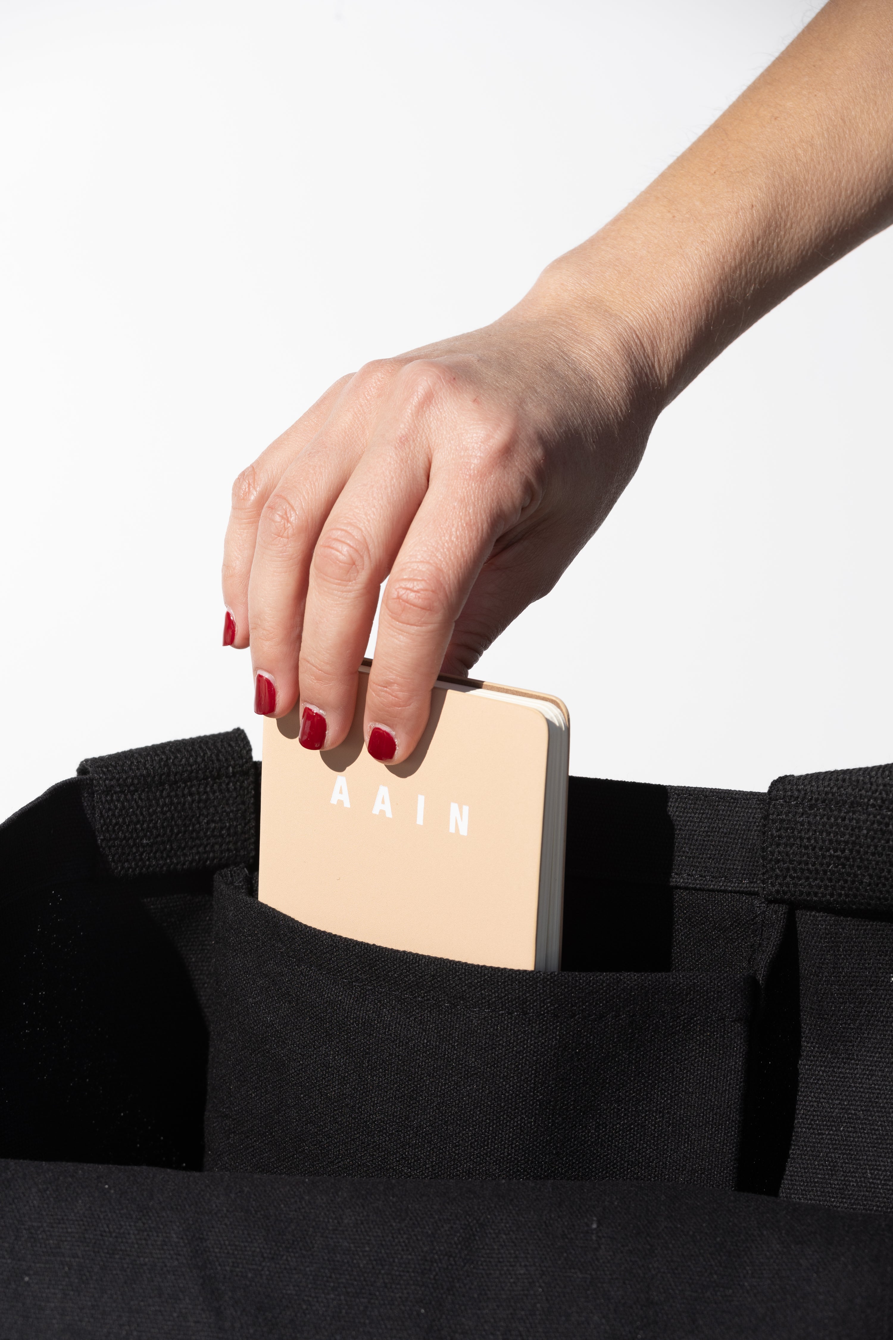ELLA MAXI TOTE BAG
