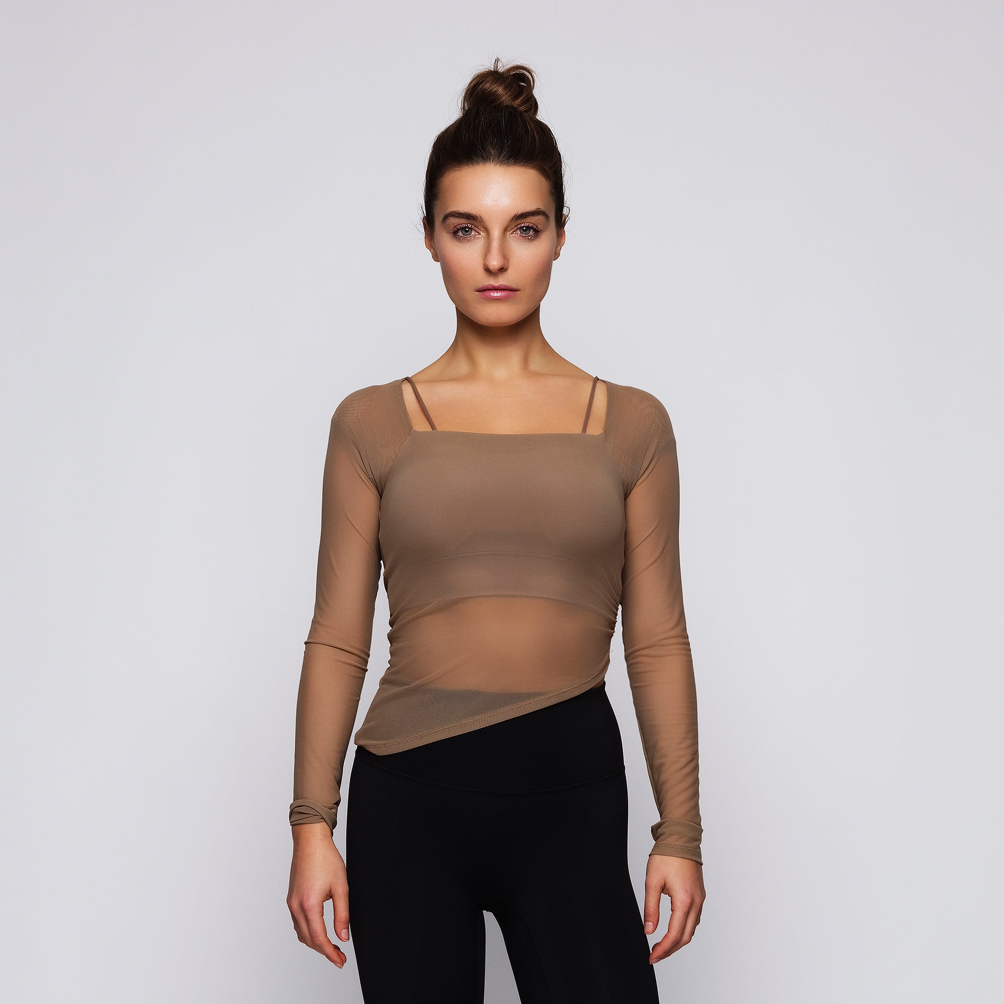 NAOMI TOP blanco deportivo — vista frontal | BLOOM | AAIN Active