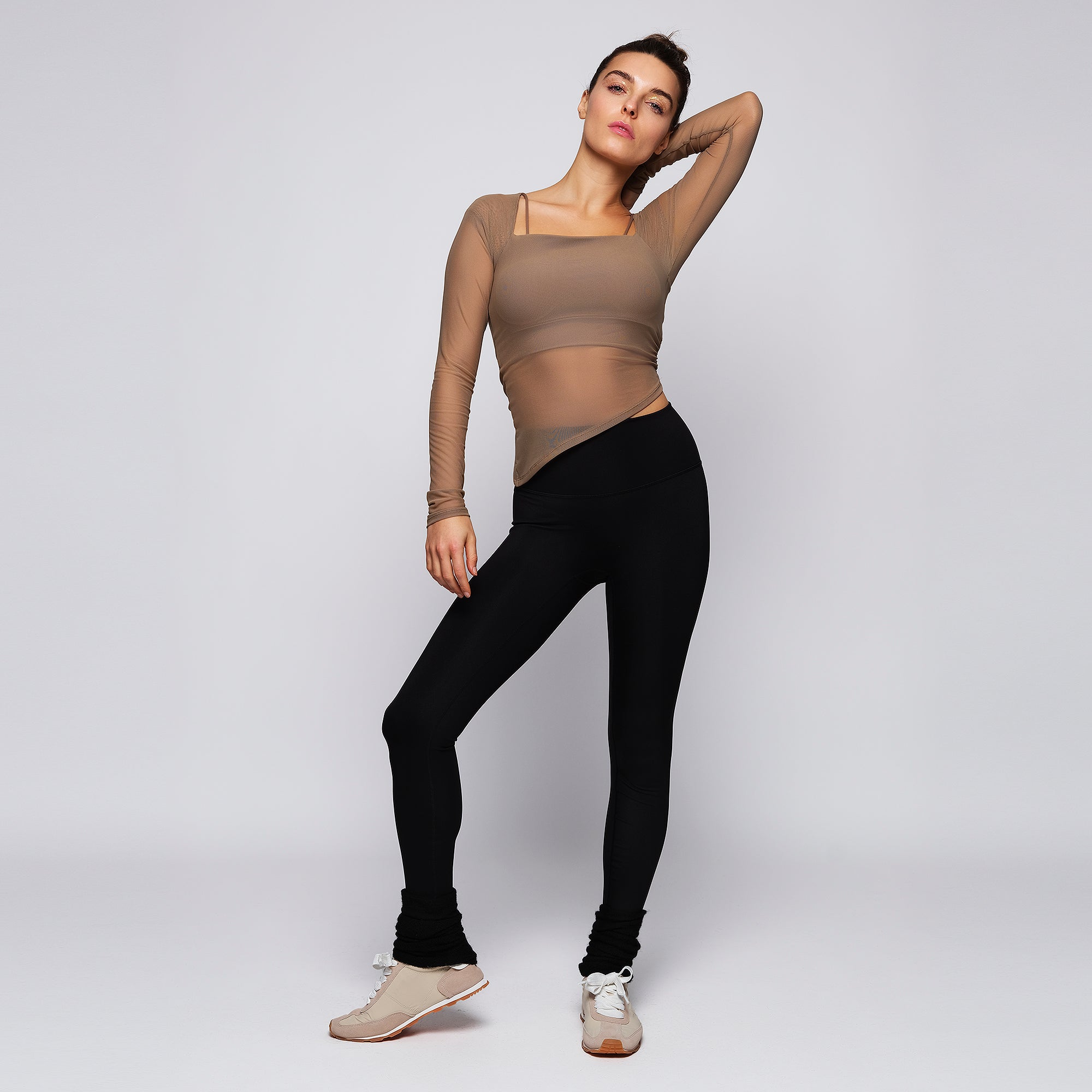 NAOMI TOP