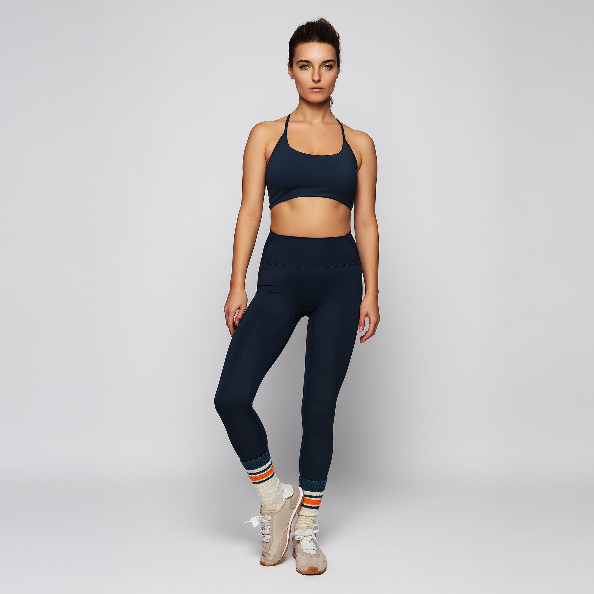 TAMARA TOP — detalle espalda | BLOOM | AAIN Active