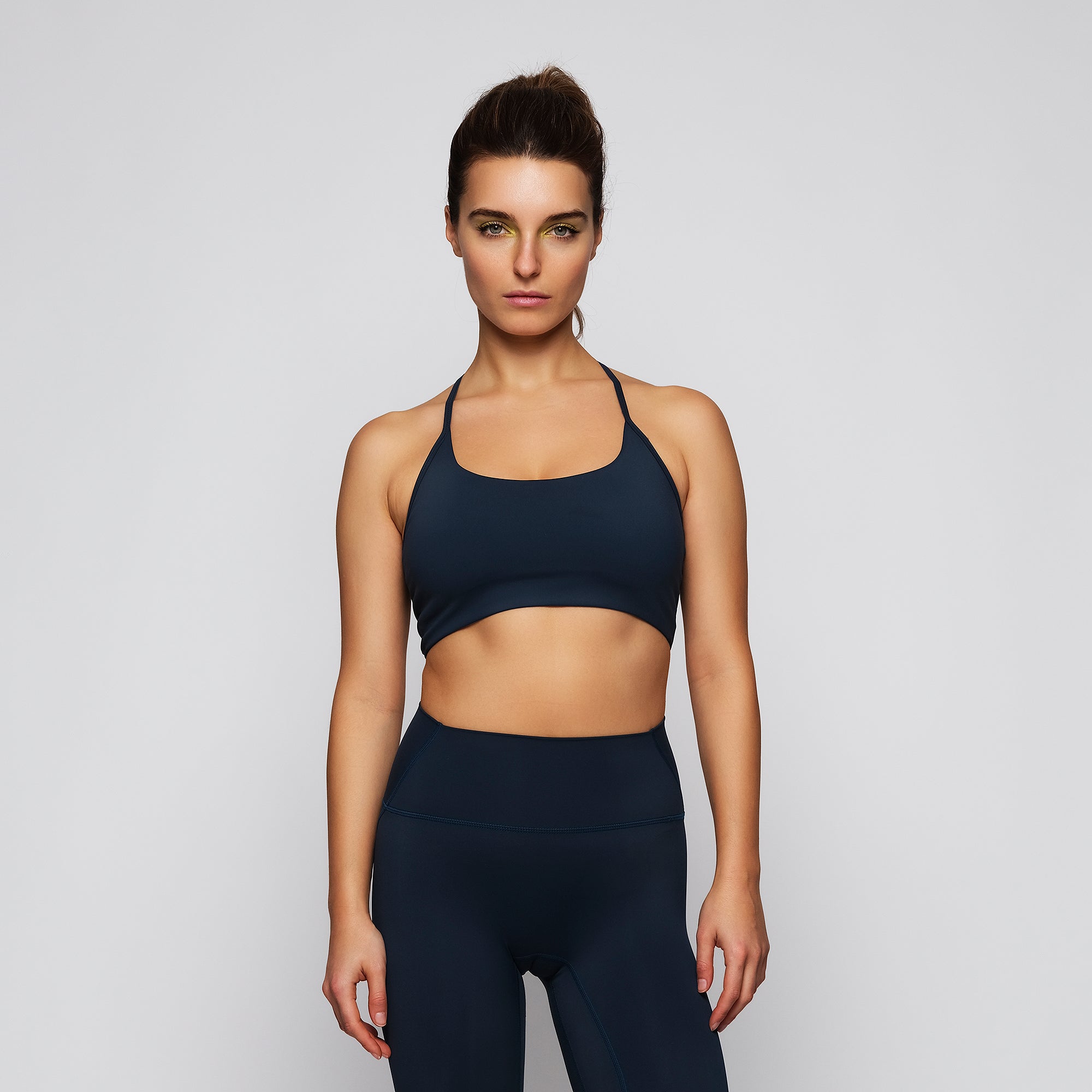 TAMARA TOP deportivo negro — vista frontal | BLOOM | AAIN Active