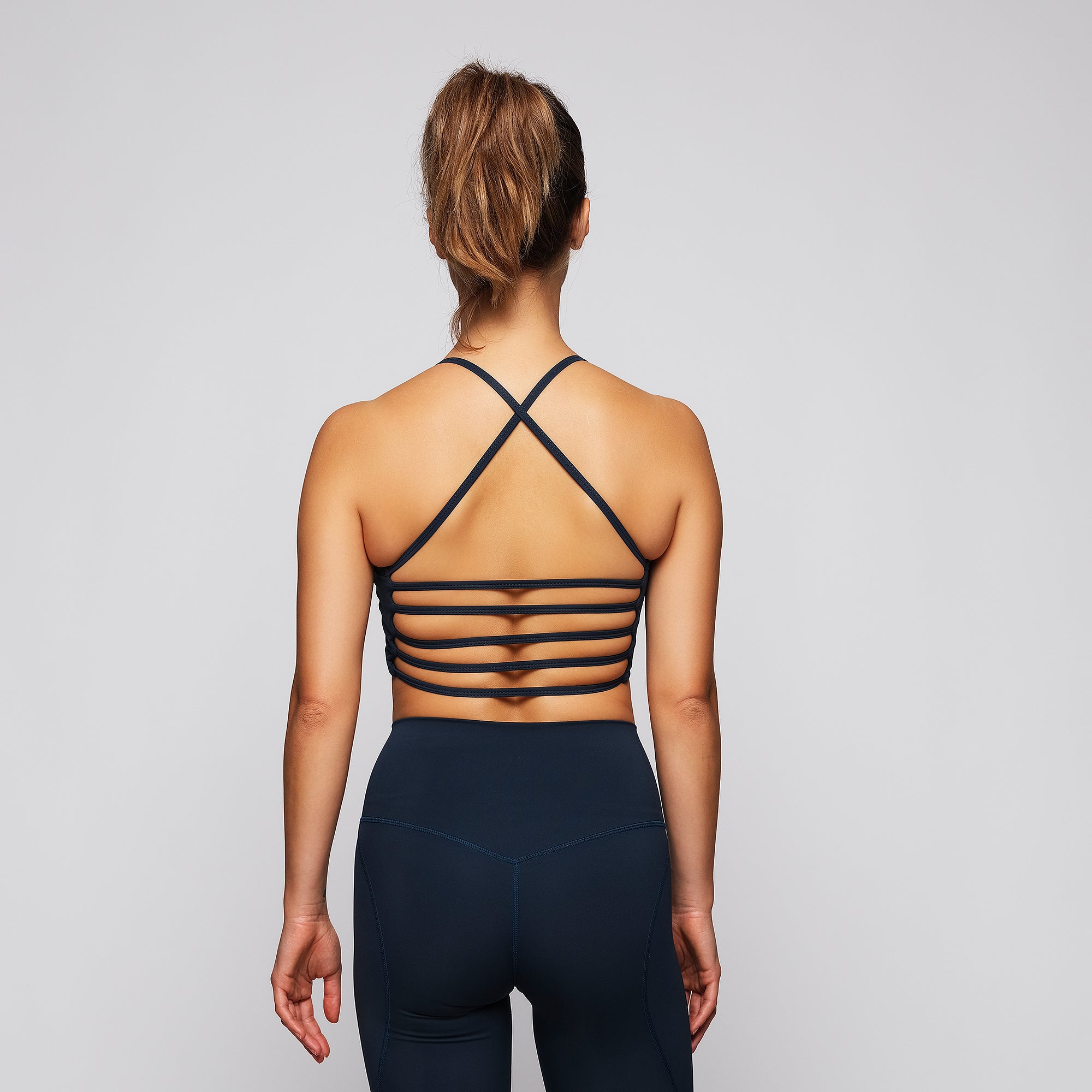 TAMARA TOP — look completo con legging | BLOOM | AAIN Active